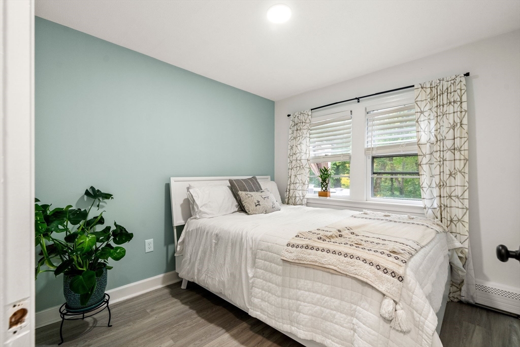 29 W Elm St