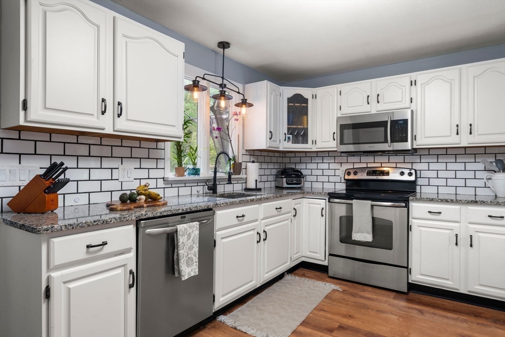 29 W Elm St