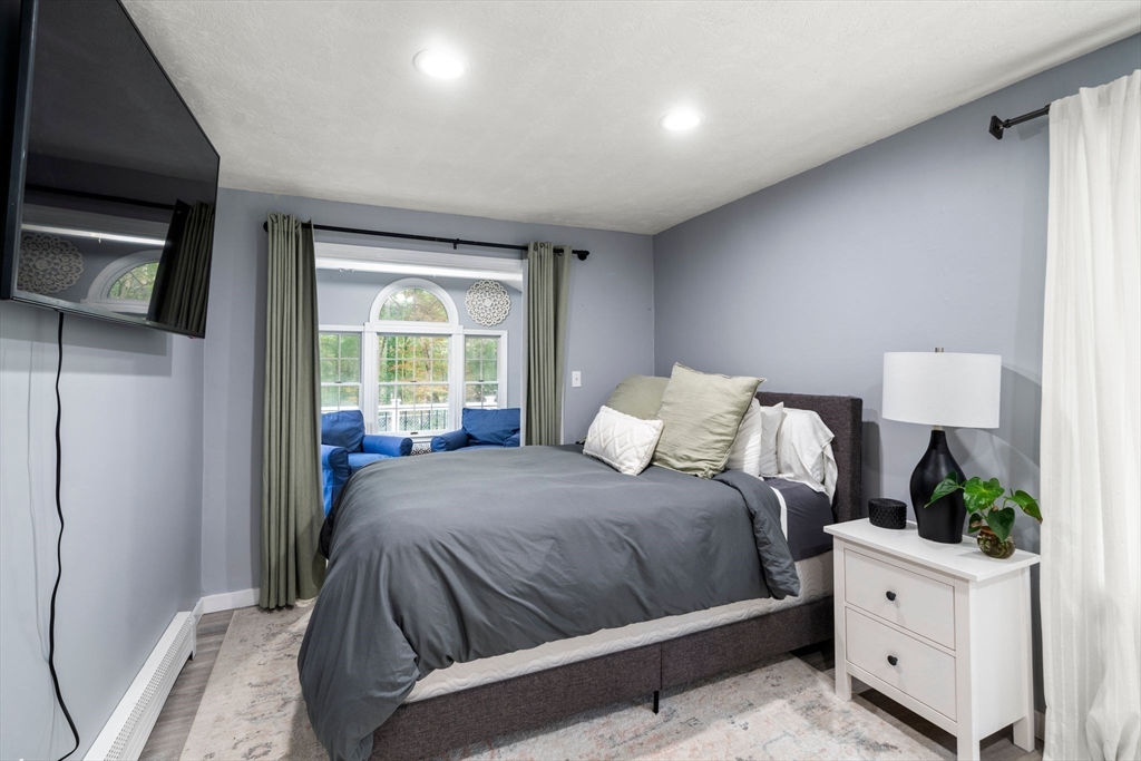 29 W Elm St
