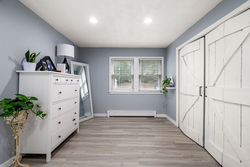 29 W Elm St