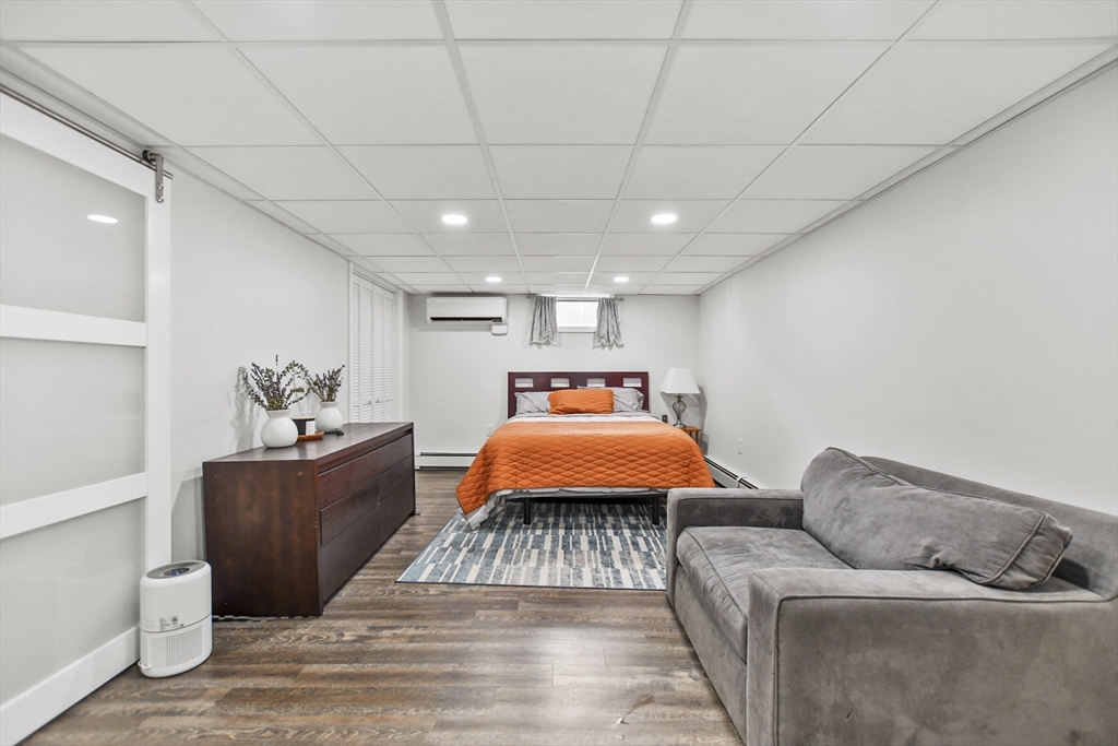 118 1/2 Market Street Unit: 118 1/2