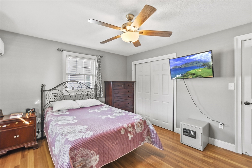 118 1/2 Market Street Unit: 118 1/2