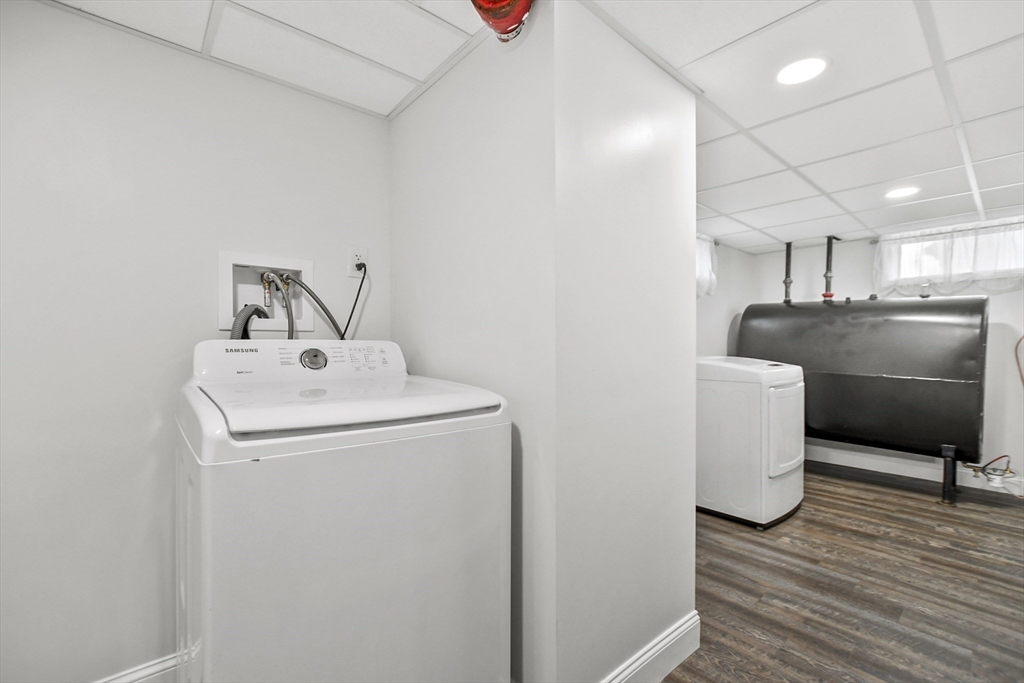 118 1/2 Market Street Unit: 118 1/2