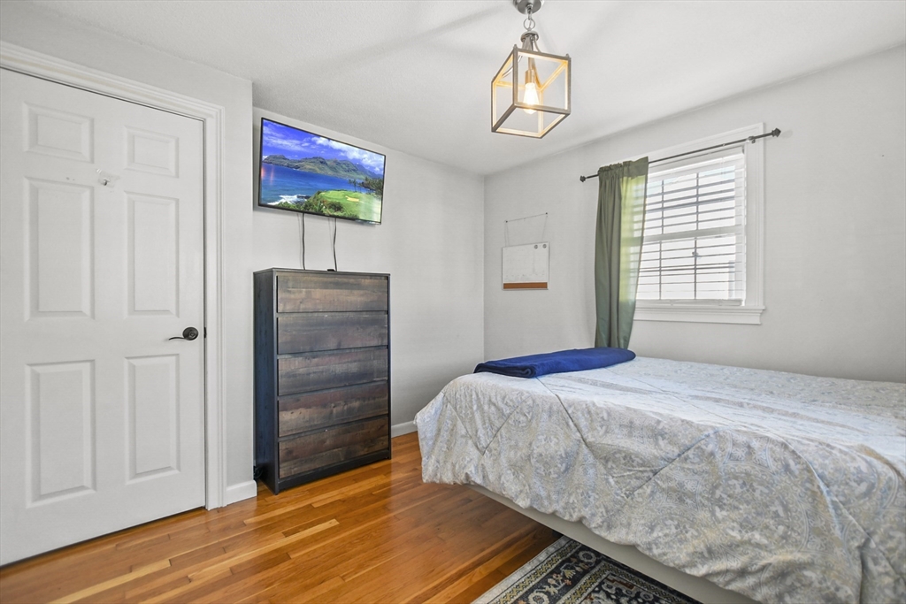 118 1/2 Market Street Unit: 118 1/2