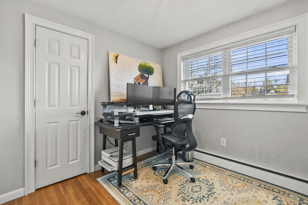 118 1/2 Market Street Unit: 118 1/2