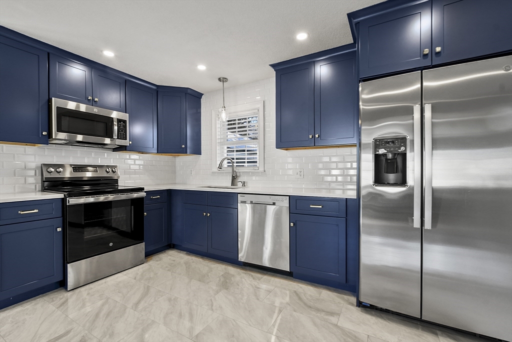 118 1/2 Market Street Unit: 118 1/2