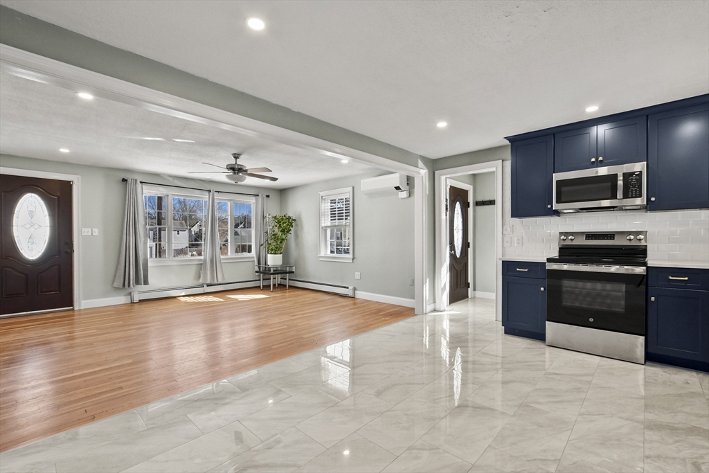118 1/2 Market Street Unit: 118 1/2