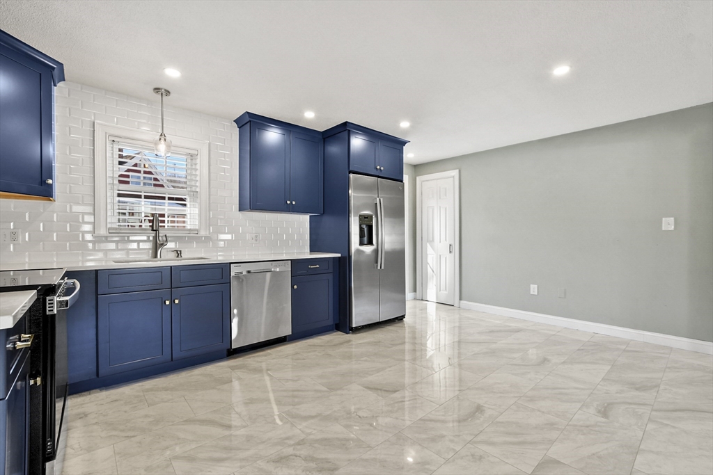 118 1/2 Market Street Unit: 118 1/2