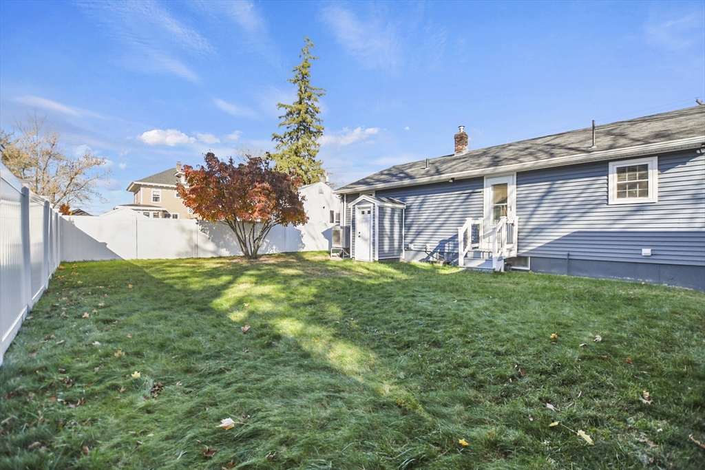 118 1/2 Market Street Unit: 118 1/2