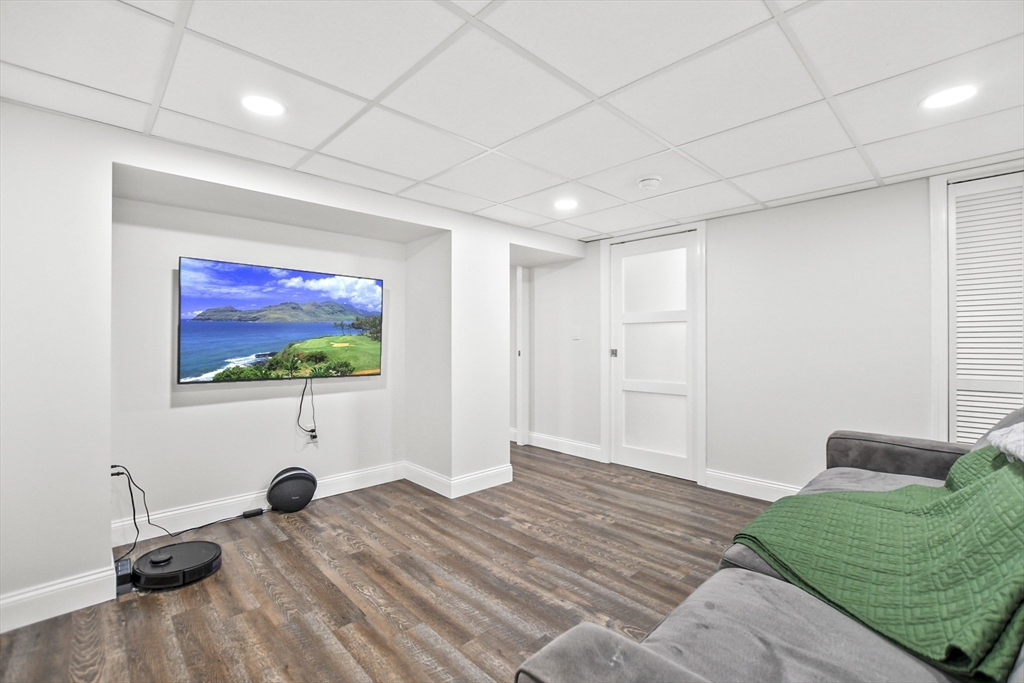 118 1/2 Market Street Unit: 118 1/2