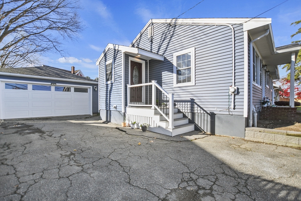 118 1/2 Market Street Unit: 118 1/2