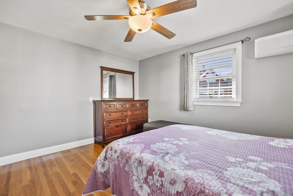 118 1/2 Market Street Unit: 118 1/2