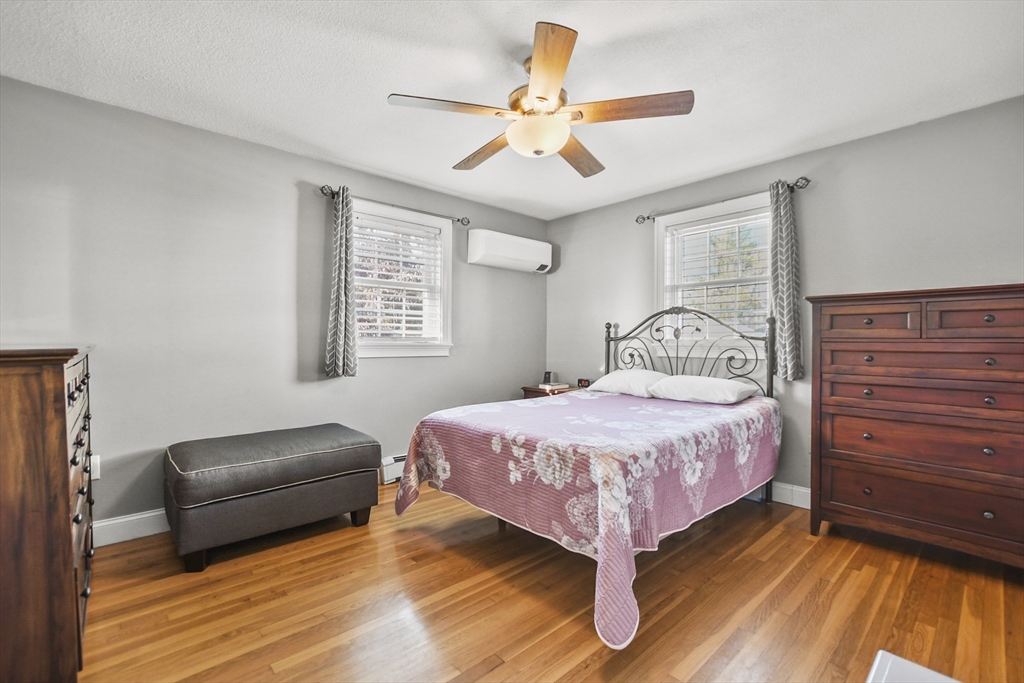 118 1/2 Market Street Unit: 118 1/2