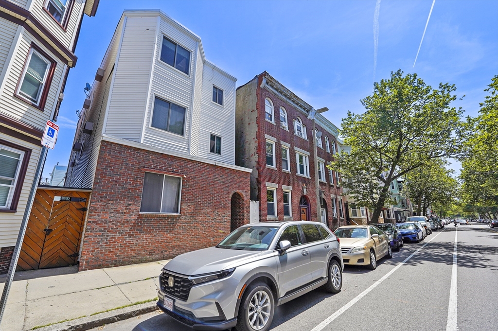 213 Chelsea Street # 3