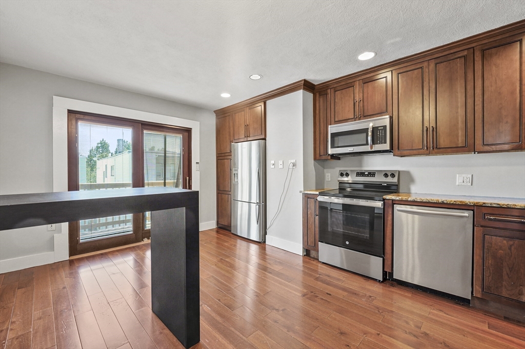 213 Chelsea Street # 3