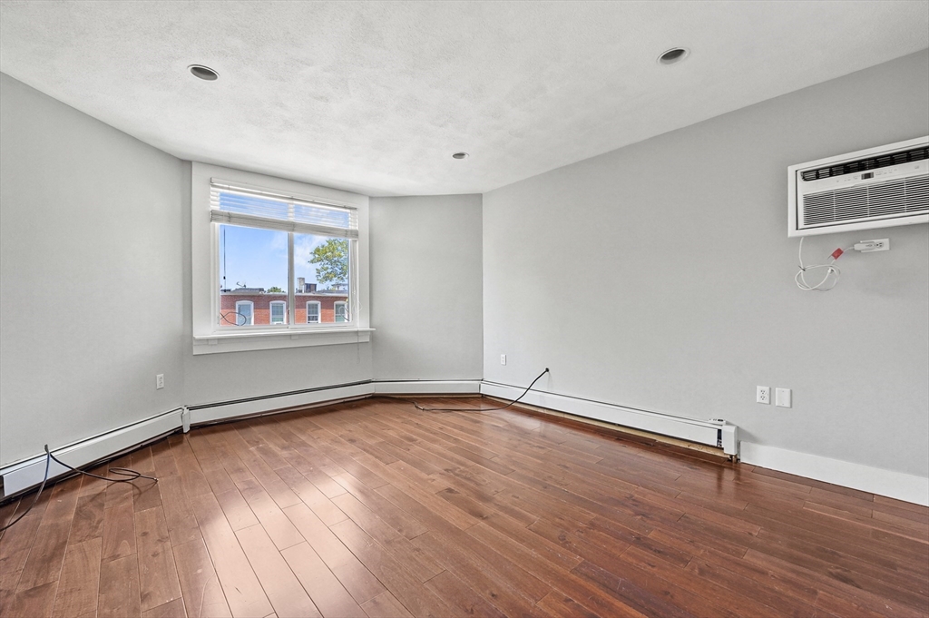 213 Chelsea Street # 3