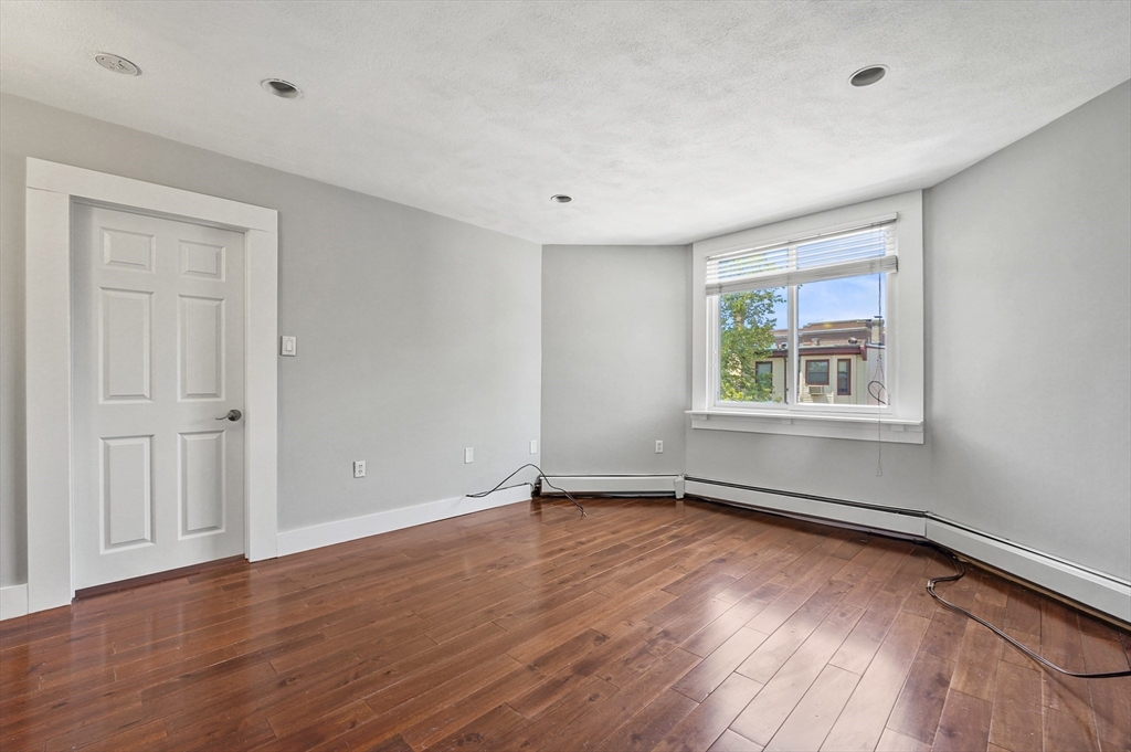 213 Chelsea Street # 3
