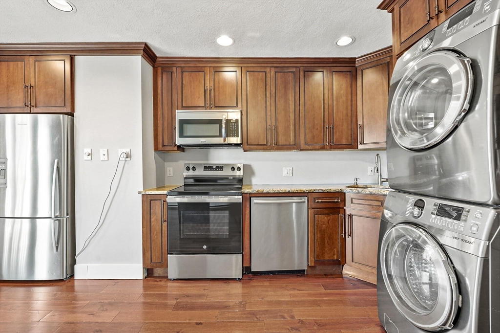 213 Chelsea Street # 3