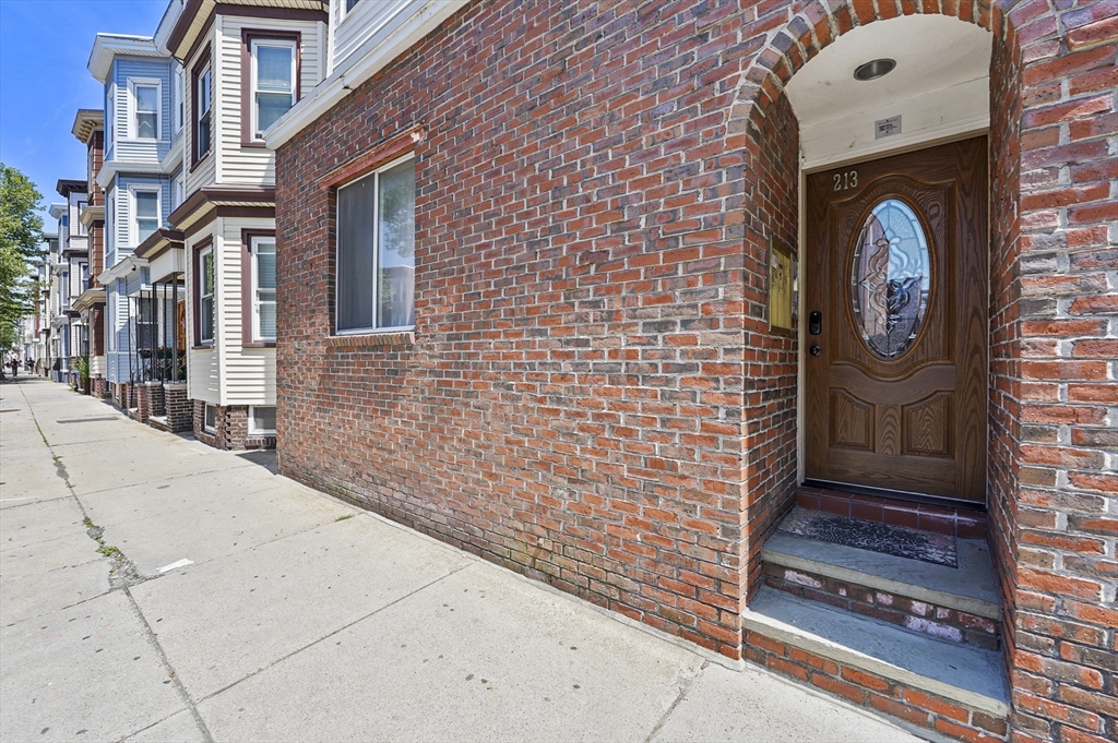 213 Chelsea Street # 3