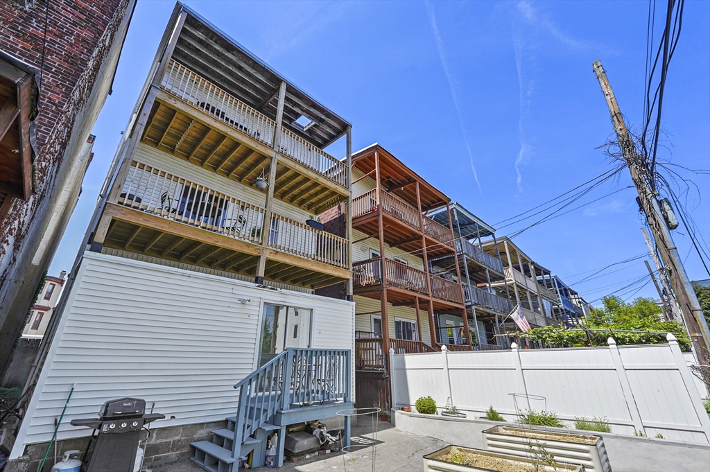 213 Chelsea Street # 3