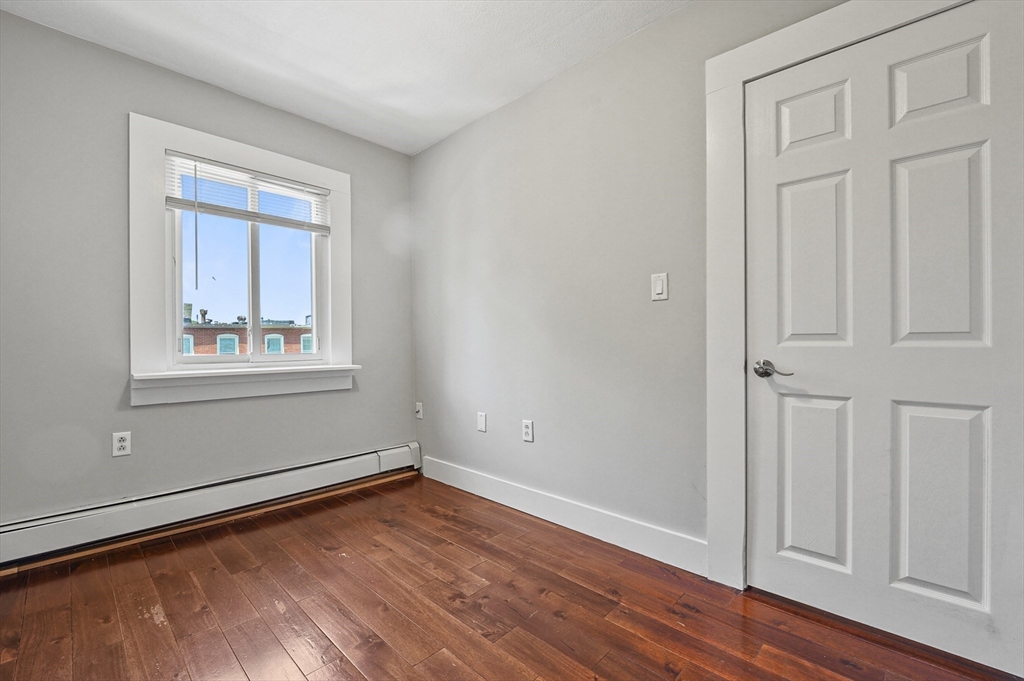 213 Chelsea Street # 3
