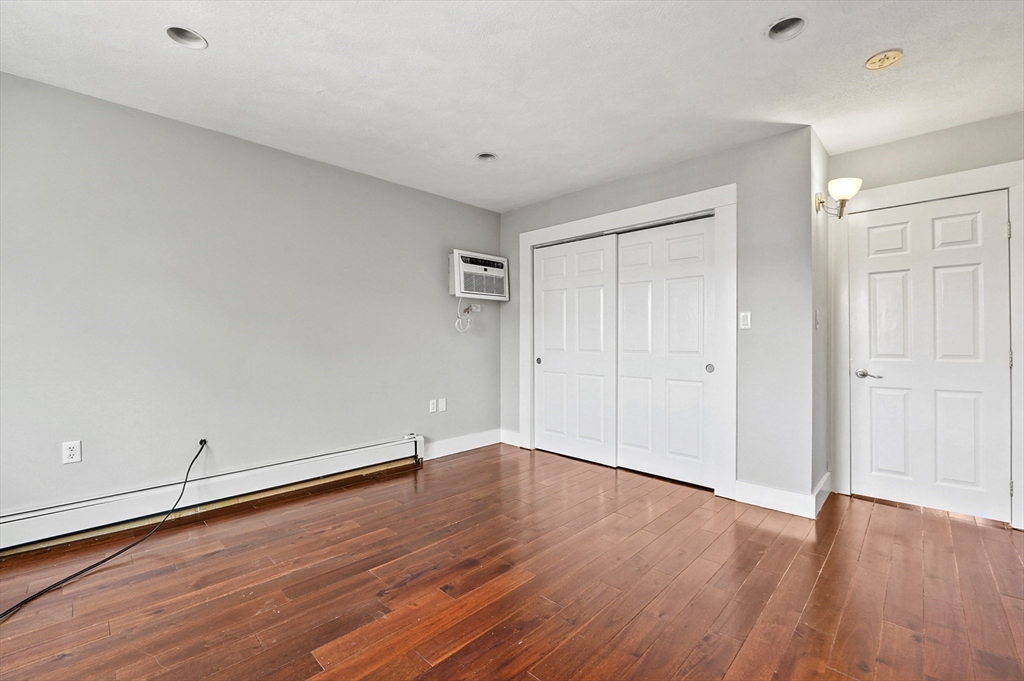 213 Chelsea Street # 3
