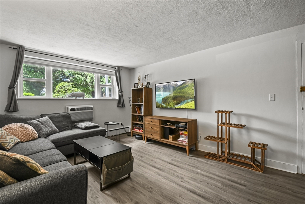 1105 Lexington Street # 2 Unit: 10-2