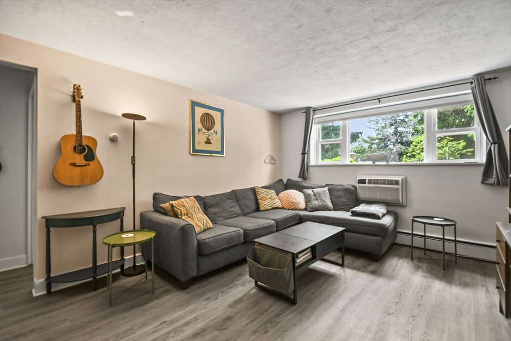 1105 Lexington Street # 2 Unit: 10-2