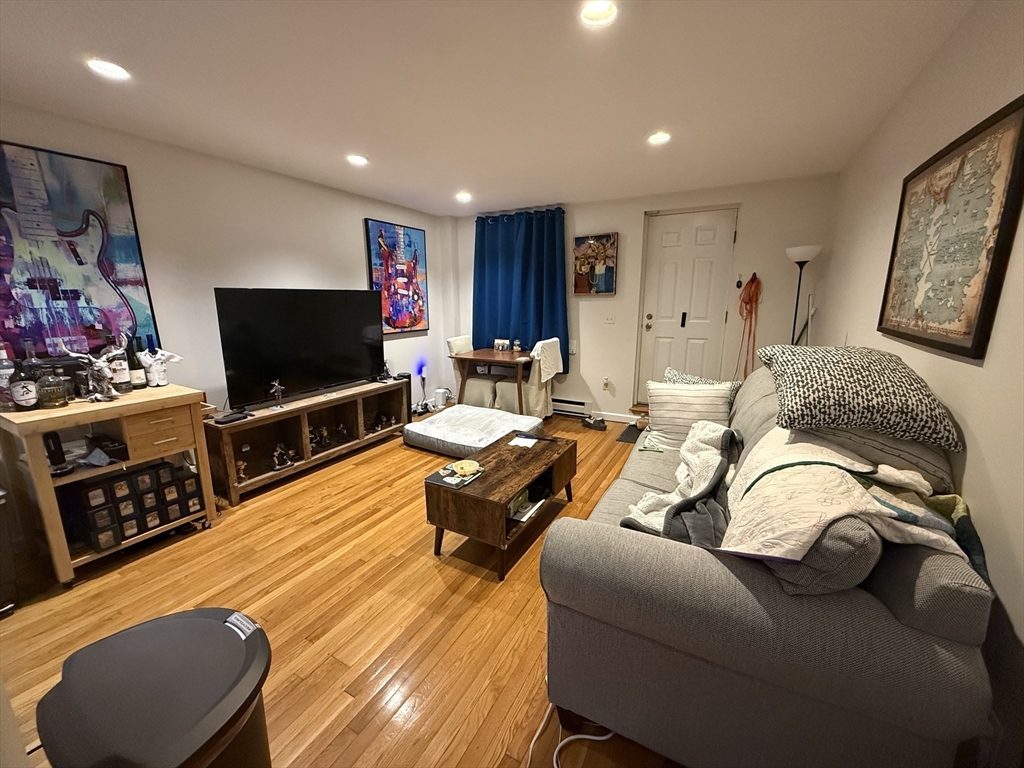 18-20 E Springfield Street # 1