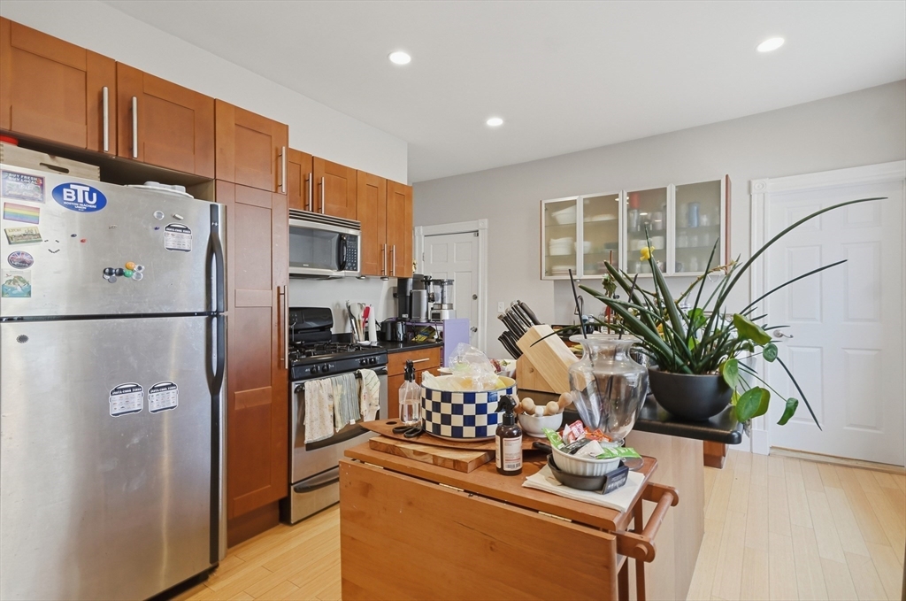 26 Chestnut Ave # 1
