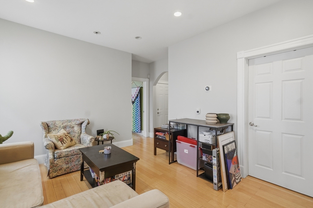 26 Chestnut Ave # 1