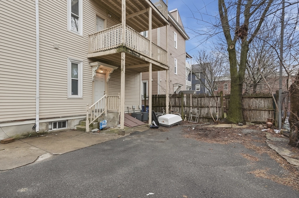 26 Chestnut Ave # 1