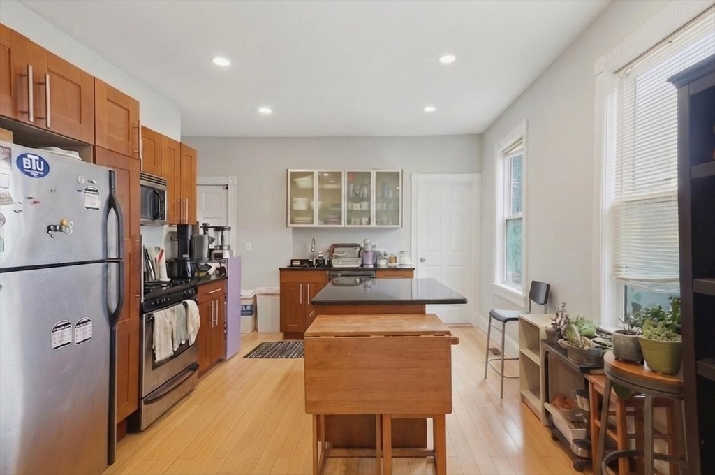 26 Chestnut Ave # 1