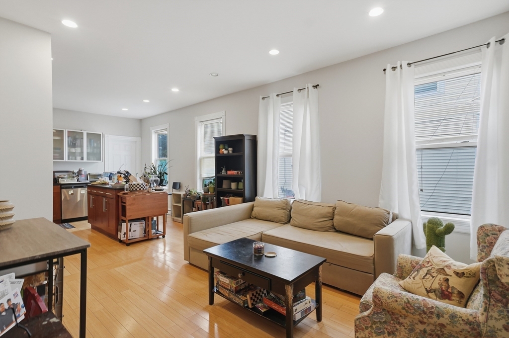26 Chestnut Ave # 1