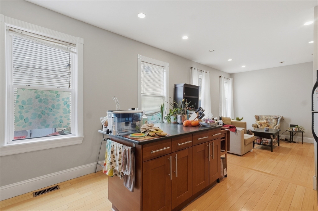 26 Chestnut Ave # 1