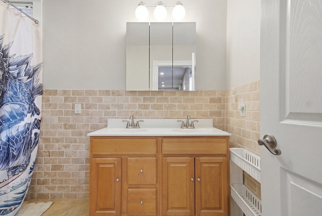 26 Chestnut Ave # 1