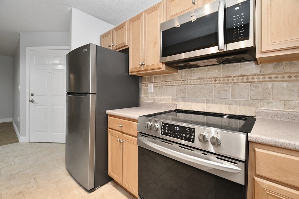 200 Market # 3305
