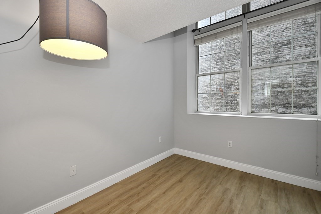 200 Market # 3305