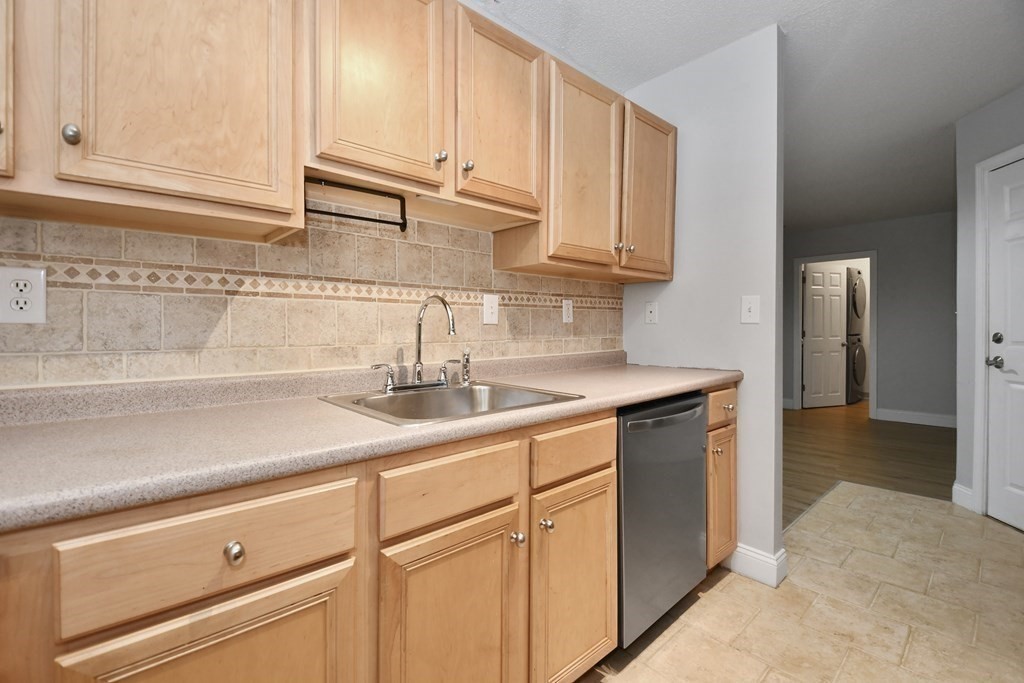 200 Market # 3305