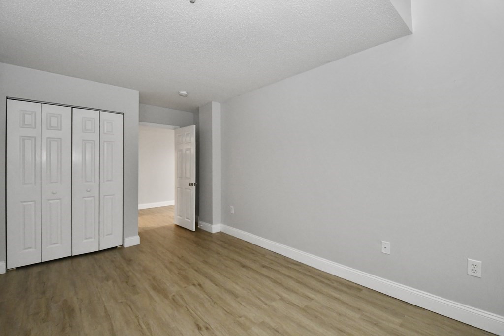 200 Market # 3305