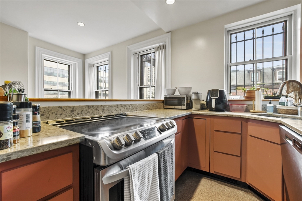 59 E Springfield # 2