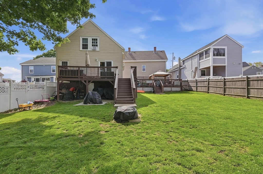 11-1/2 Albion St