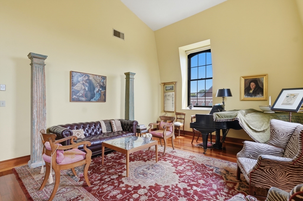68 Baldwin Street # 43