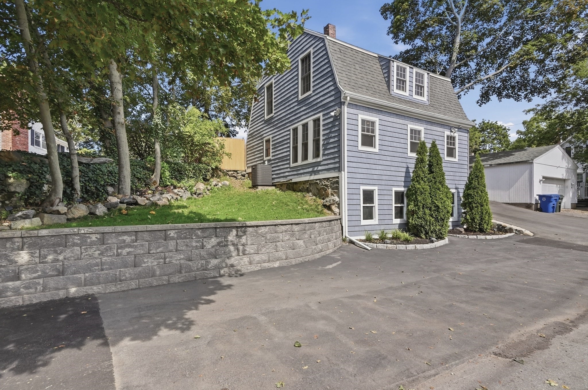16 Wenham Street