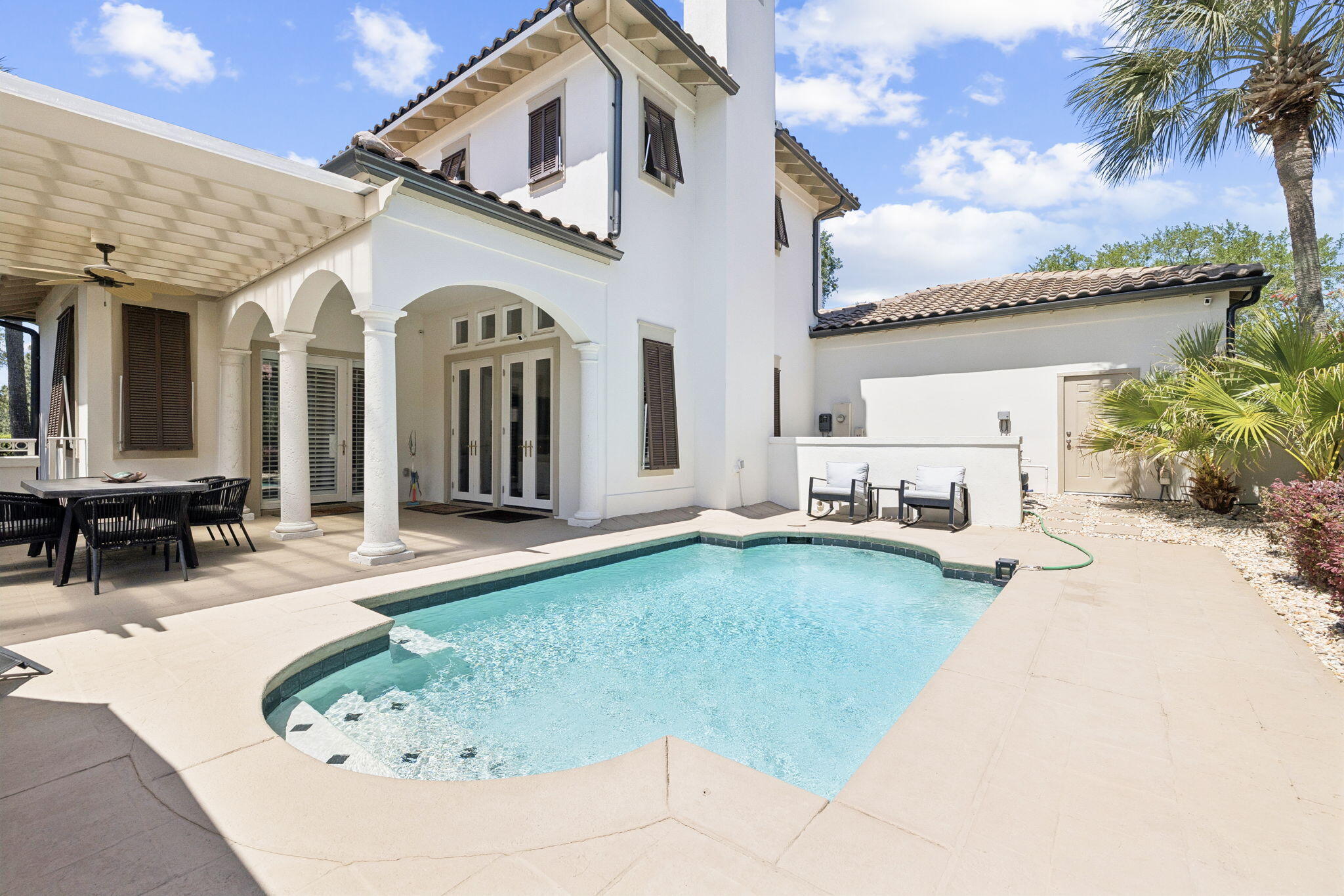 1823 Baytowne Avenue