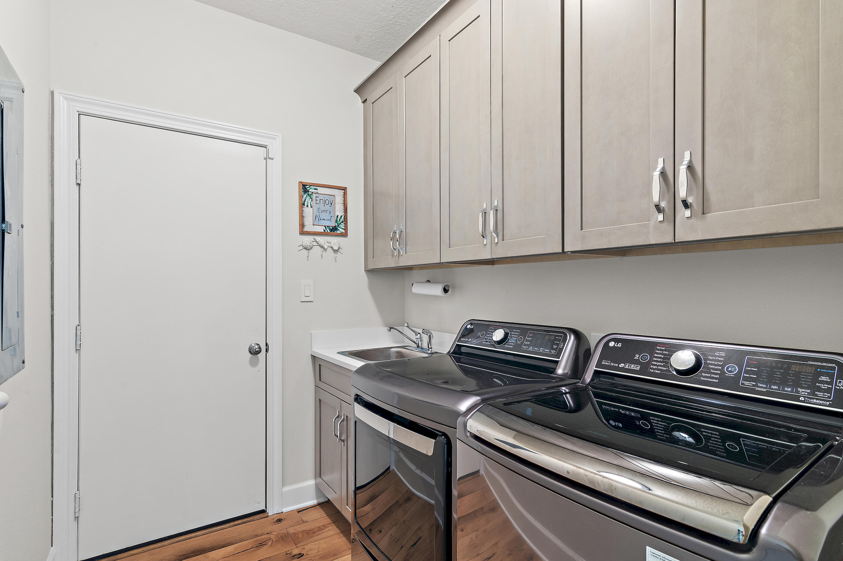 1402 E Baytowne Avenue