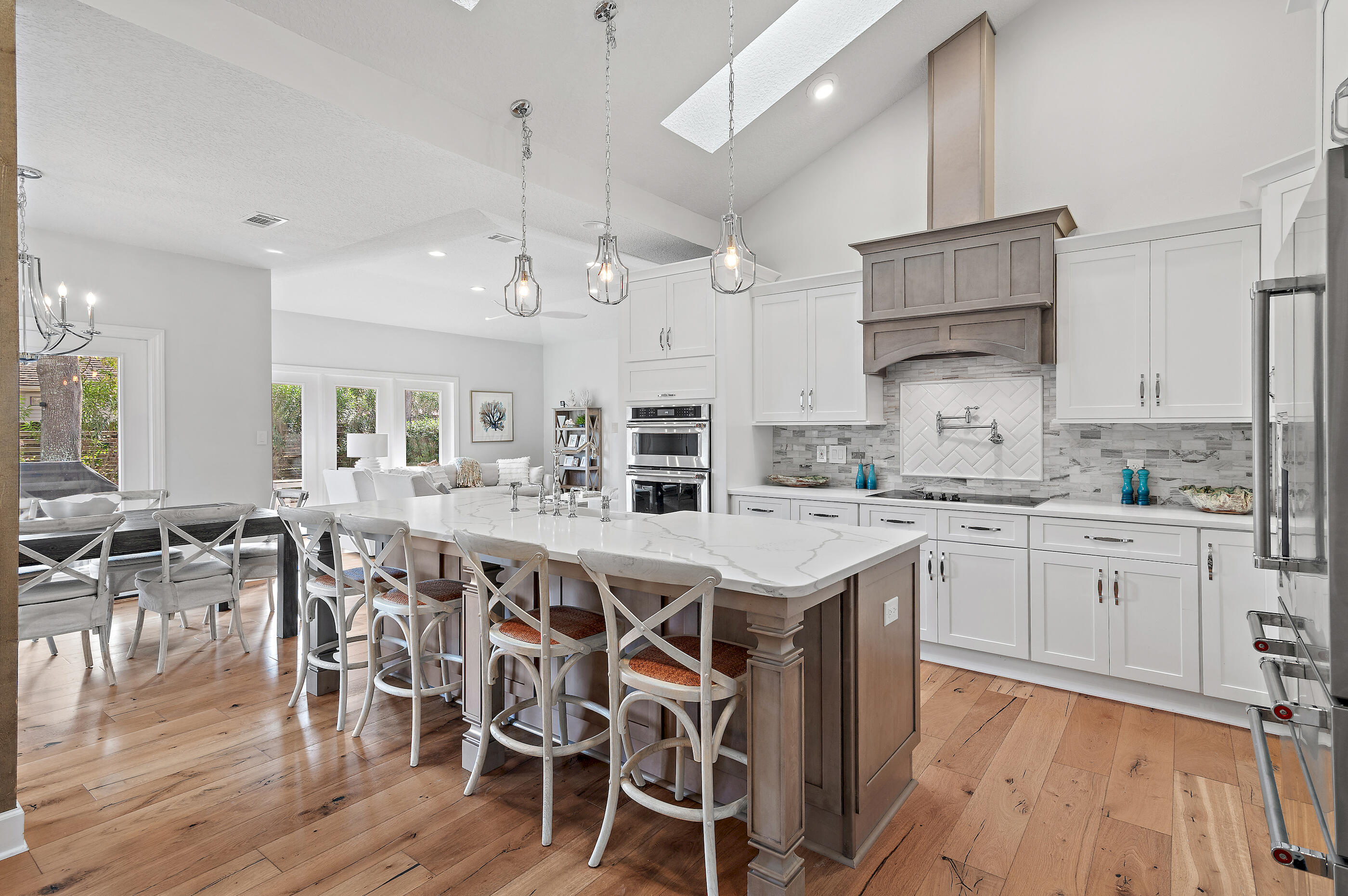 1402 E Baytowne Avenue