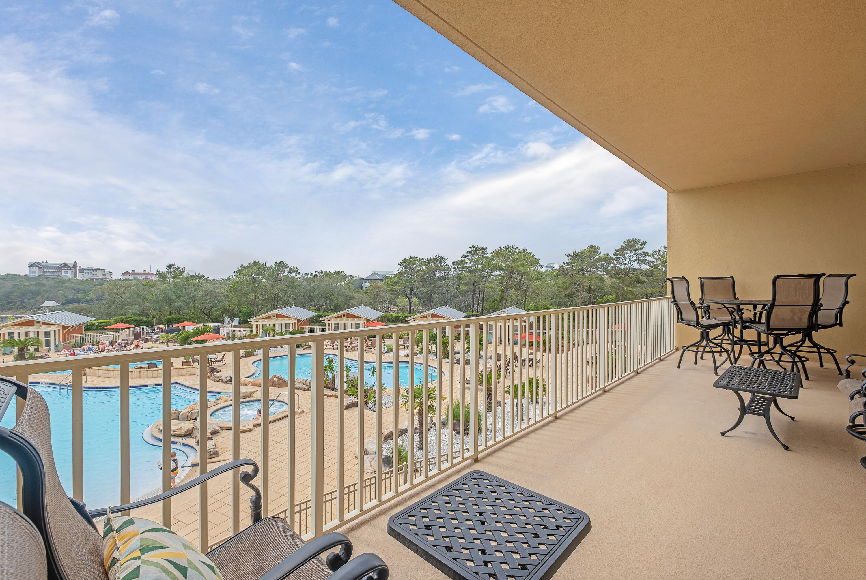 1653 W County Highway 30A UNIT 2114