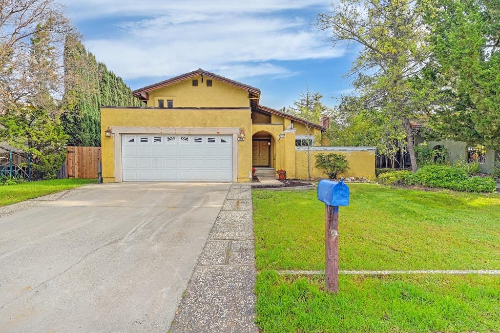 8013 S Copperwood Drive