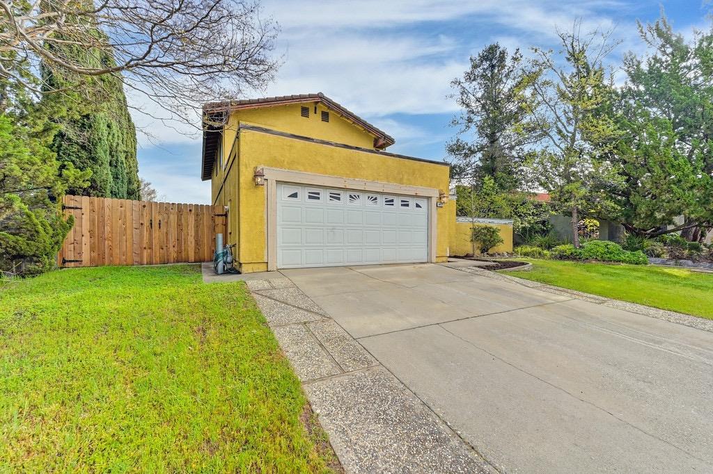 8013 S Copperwood Drive